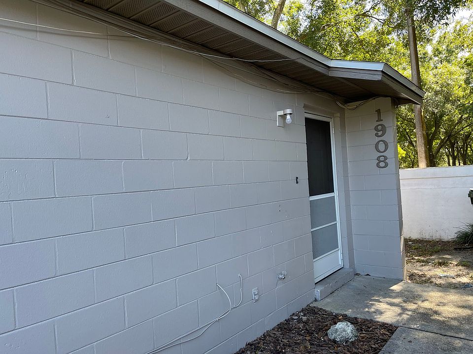 1st image of 1908 Crystal Grove Dr #81kg03ypw