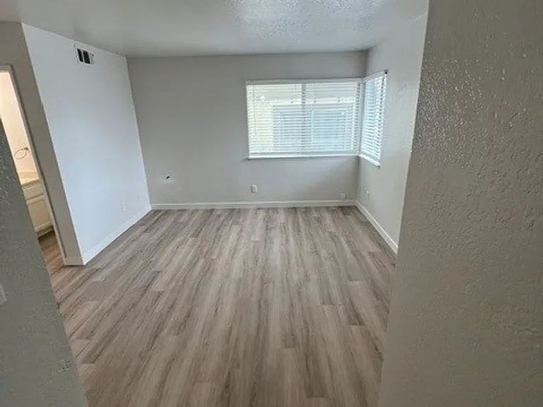 2460 Ocean St — Photo 6