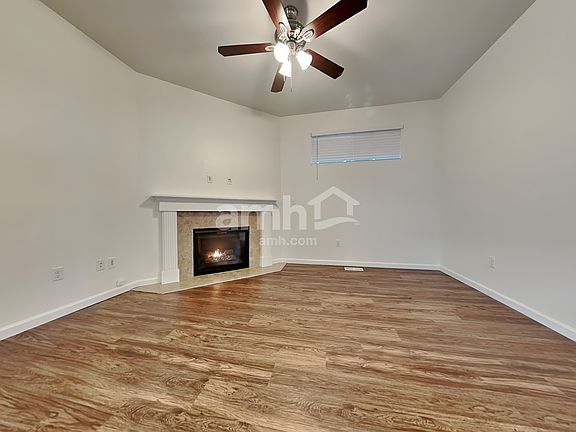 3rd image of 7638 Pike Ave NE