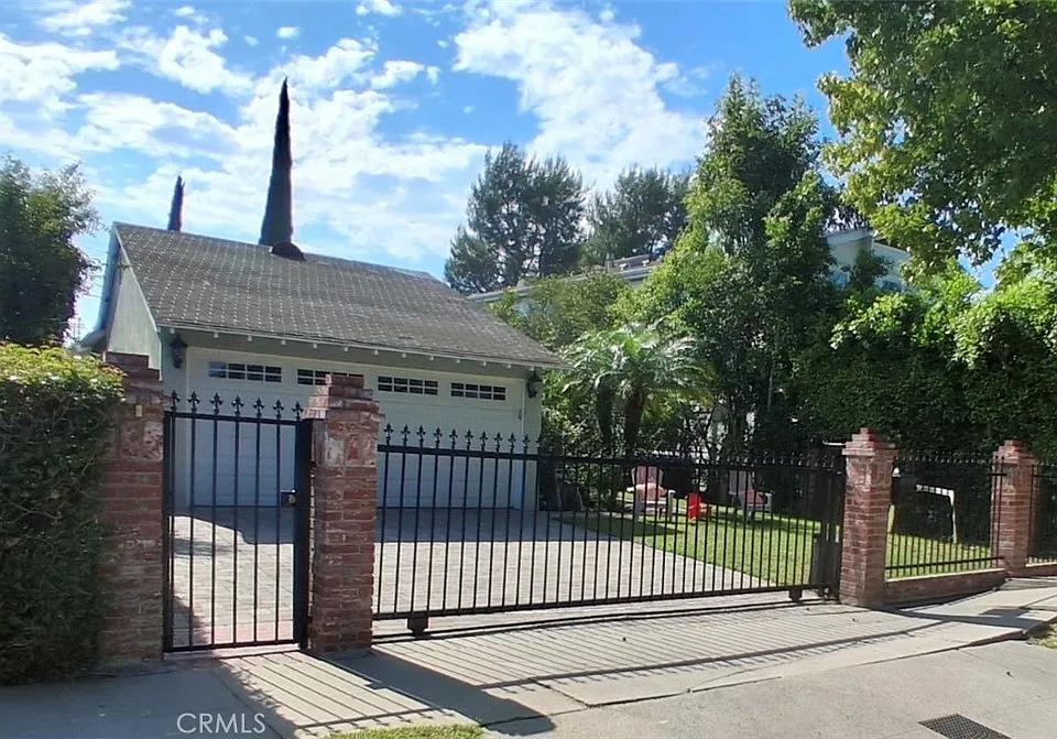 4419 Calhoun Ave