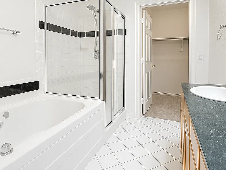 8300 Fairmount Dr #D101 — Photo 8