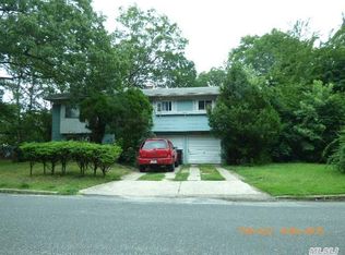 54 Idaho Ave, Bay Shore, NY 11706