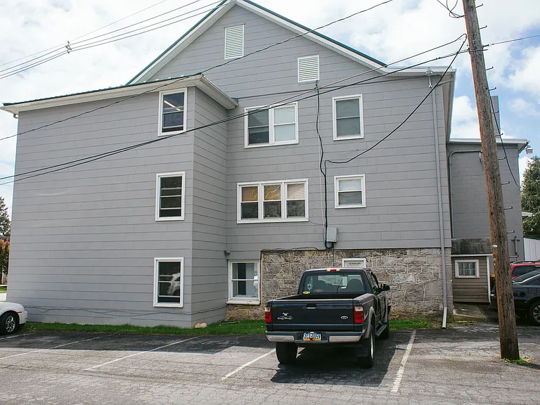 1645 Scotland Ave — Photo 4