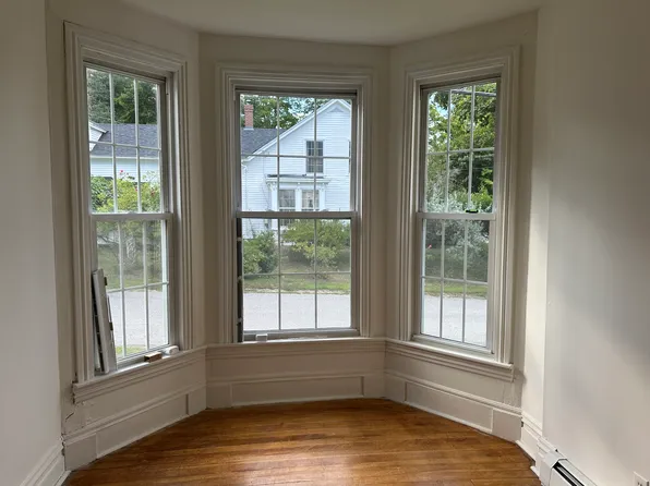 63 Cedar St #2, Belfast, ME 04915