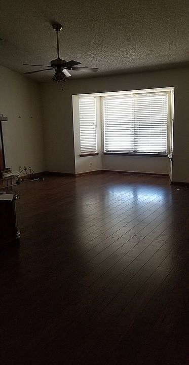 2nd image of 315 Briarwood Cir