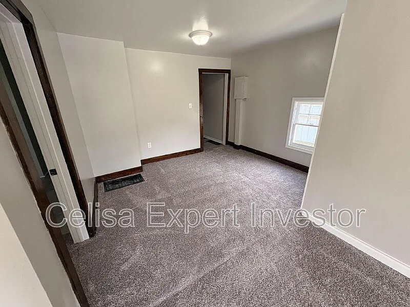 4 bed, 2.0 bath, 1280 sqft, $1,400 — Photo 3