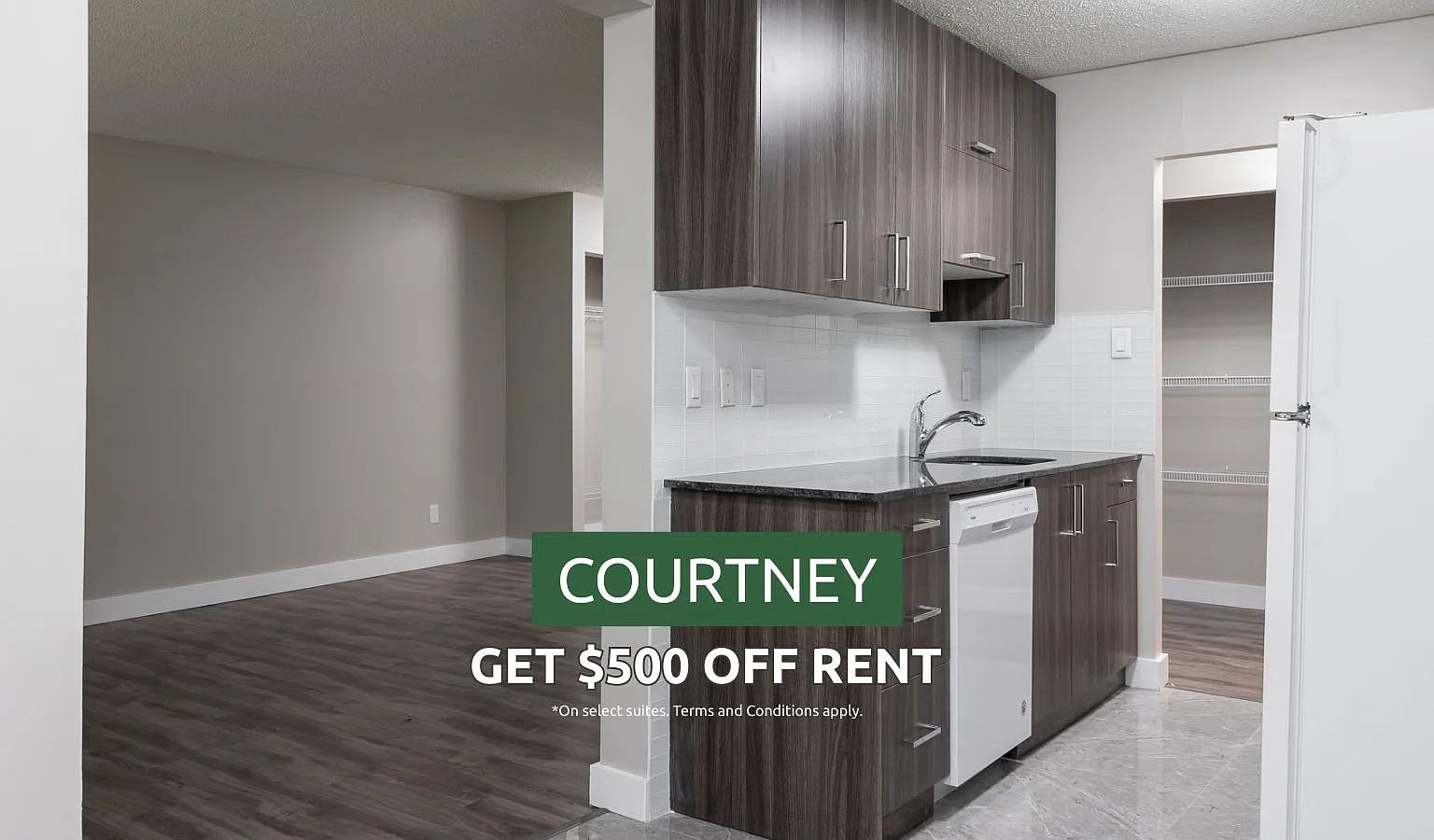 Courtney — Photo 2