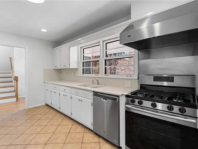 274 Land O Lakes Ct NE — Photo 13