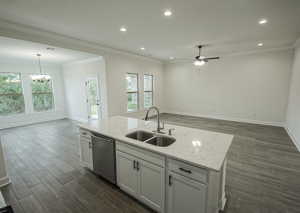 1st image of 10904 Maitland Ave
