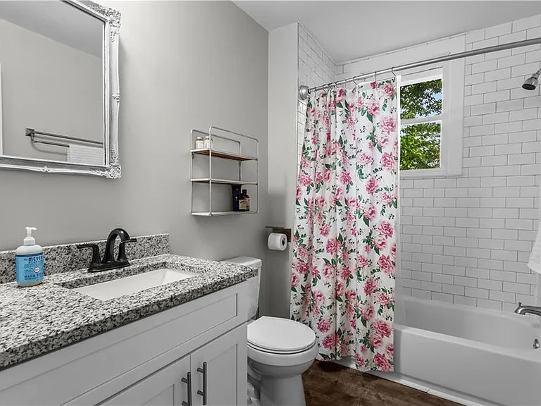 285 Henry St SE — Photo 18