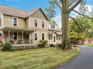 437 Bishop Rd, Highland Heights, OH 44143