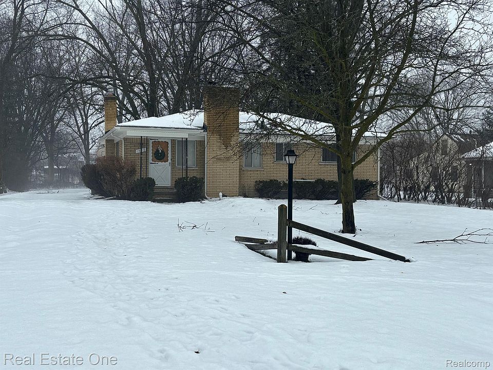 1st image of 15119 Bainbridge St