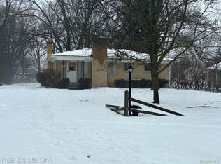15119 Bainbridge St, Livonia, MI