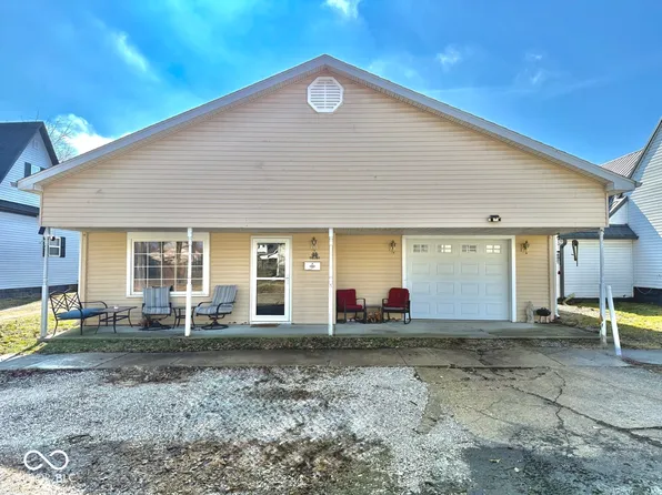 169 F St NE, Linton, IN 47441