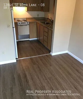 Apartment in Bellevue — Photo 4
