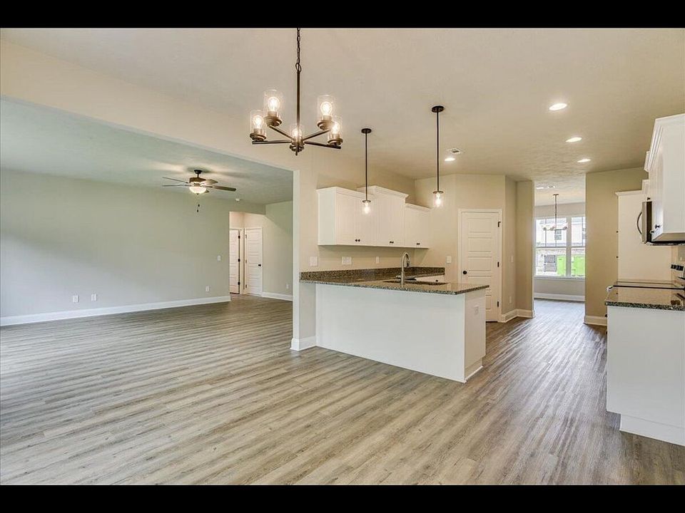 1st image of 705 Sweetgrass Cir