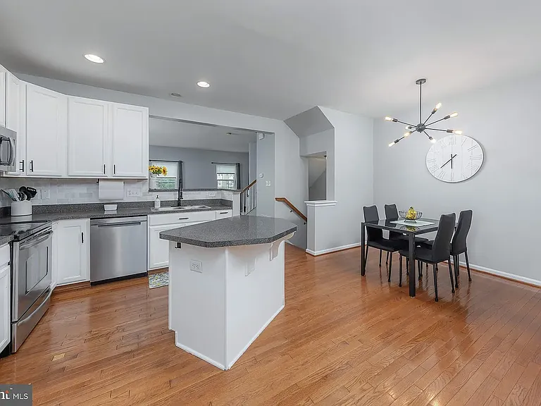 372 Concetta Dr — Photo 20