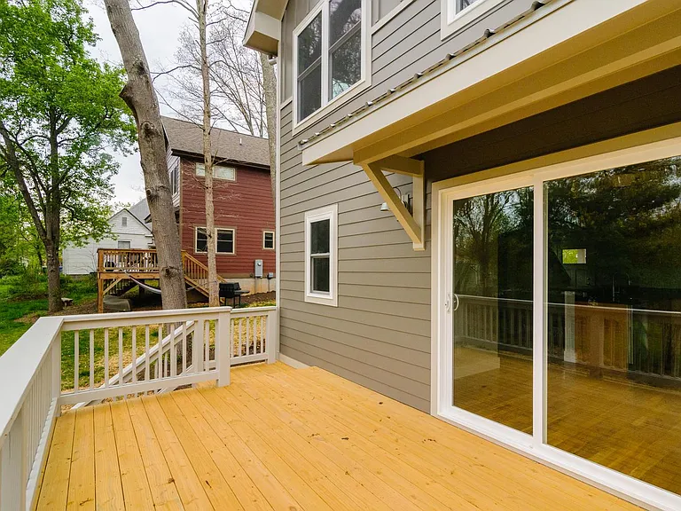 11 Hubbard Ave — Photo 26