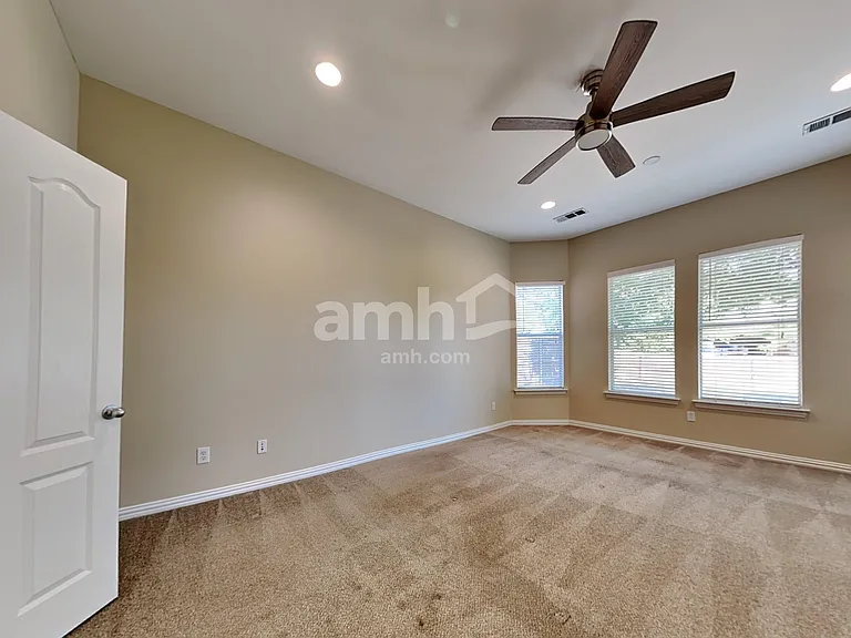 1245 Potter Ave — Photo 17