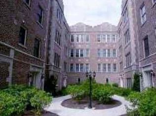 122-30 Callan Ave #122-2B, Evanston, IL 60202
