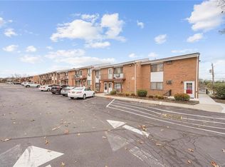 27 Poplar Ln, Middletown, NY 10941