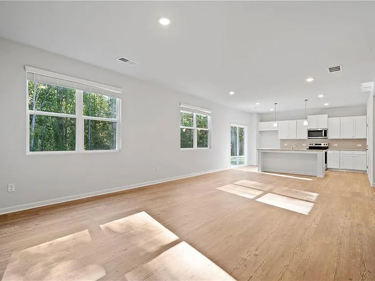 785 Summerwood Ln — Photo 9