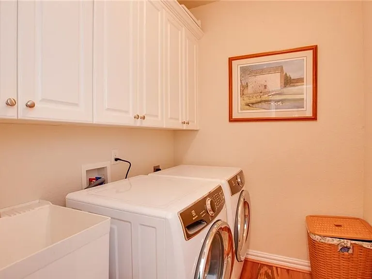 1032 Horton Pl — Photo 16