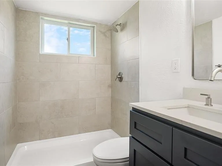 2819 Berry St #8 — Photo 6