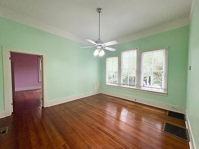 215 Versailles Blvd — Photo 16