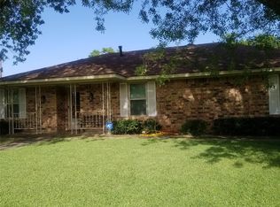 942 Sprucewood Dr, Lancaster, TX 75146