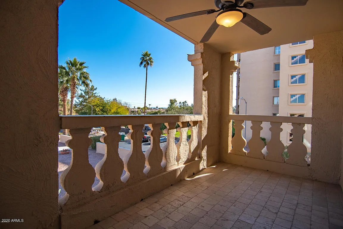 2 bed, 1.0 bath, 930 sqft, $1,600 — Photo 1