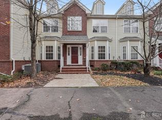 129 Forest Dr, Piscataway, NJ 08854