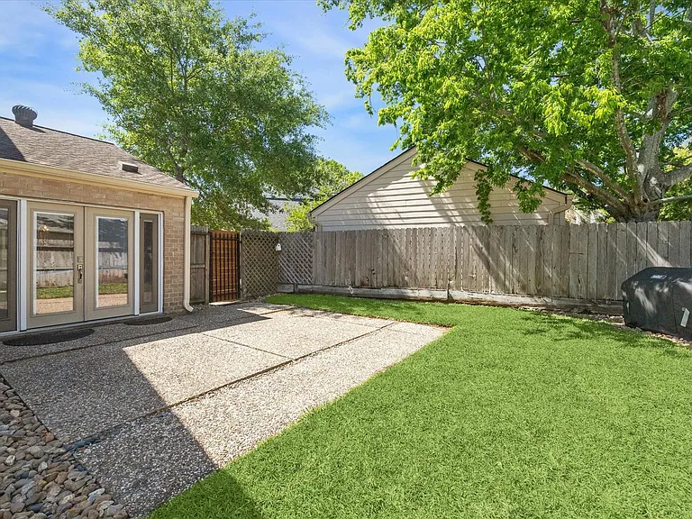 1311 Ambergate Dr — Photo 30