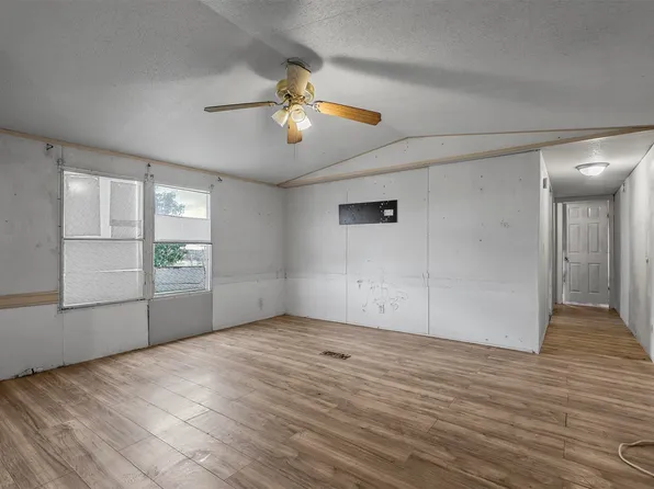 7208 Starling St, Joshua, TX 76058