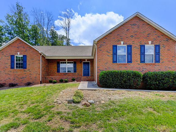 3rd image of 1562 Lewisbrooke Ln
