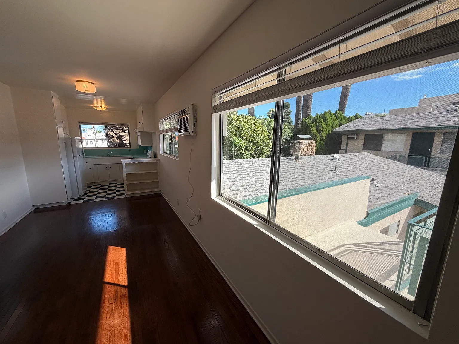 Kester Ave, Sherman Oaks — Photo 3