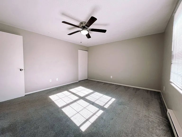 Stoney Creek Apartments — Photo 30