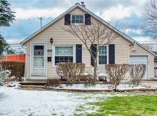1516 Temple Ave, Mayfield Heights, OH 44124