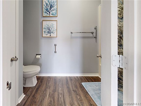 5th image of 4897 Bridgepointe Dr Unit 131