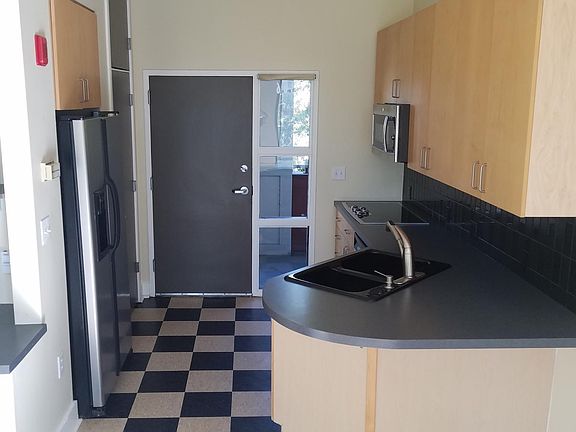 2nd image of 514 10th St Unit 306
