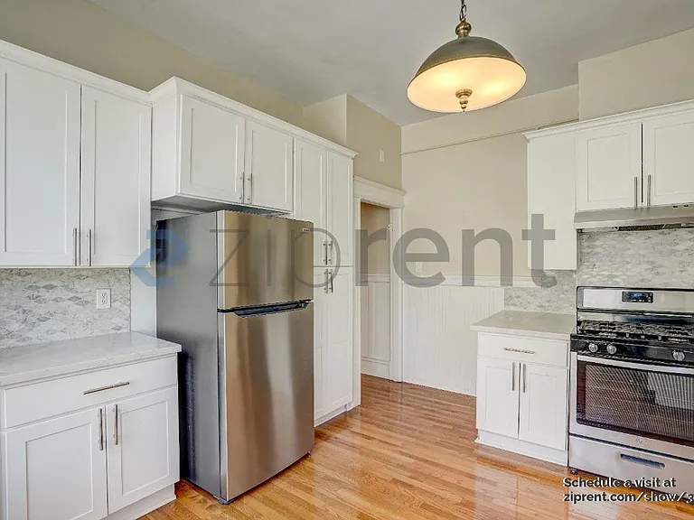 2132 Jones St — Photo 7