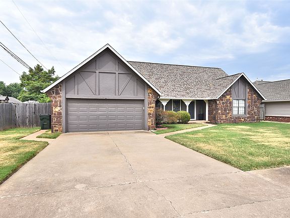 2nd image of 5004 S Spruce Dr