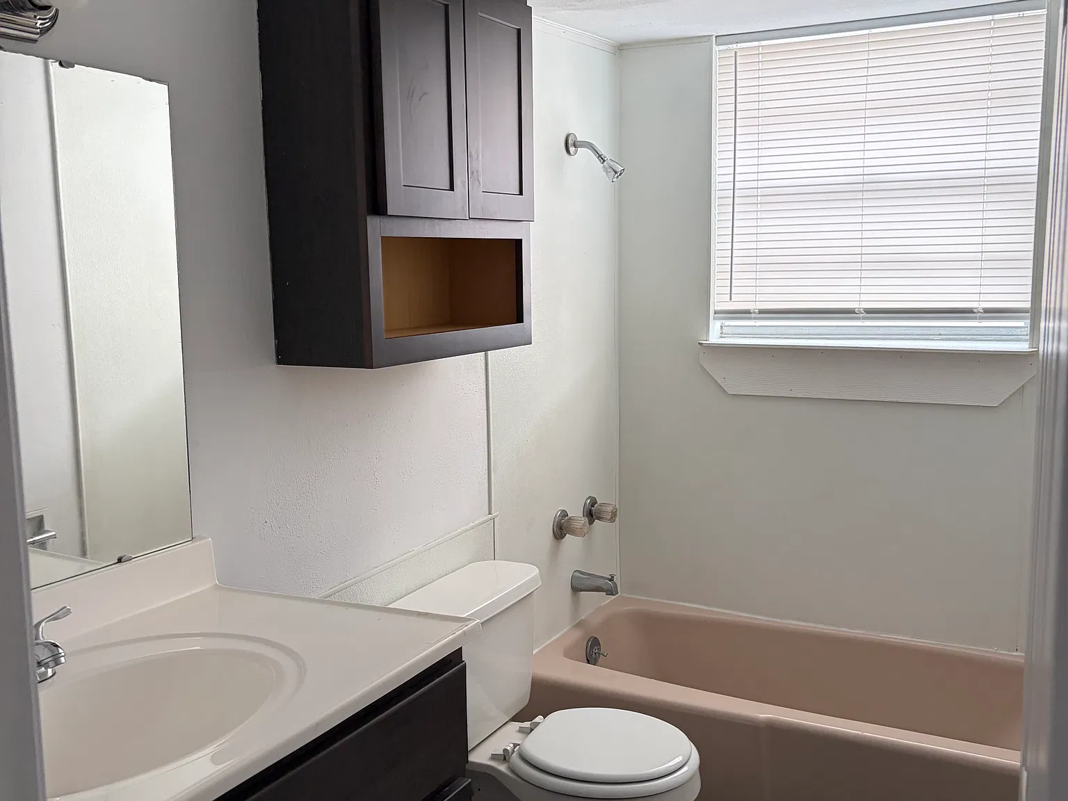 3 bed, 1.5 bath, $1,350 — Photo 4