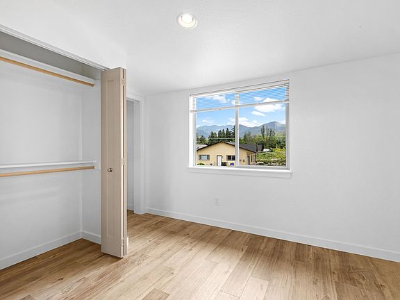 4th image of 225 Gangnes Dr #B