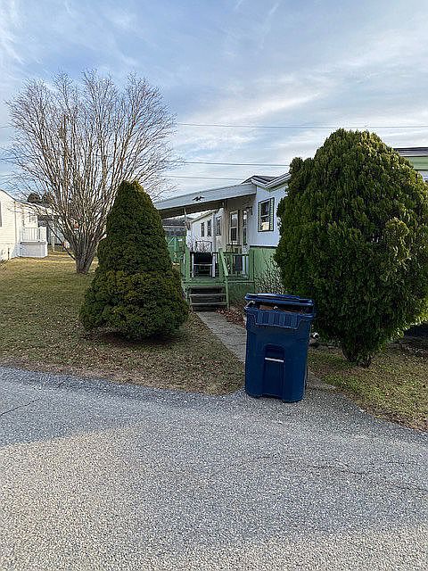 1st image of 20 Scotty Dr