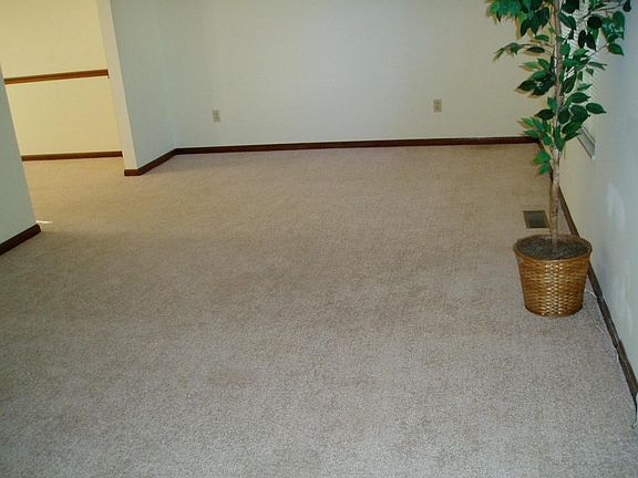 3rd image of 1104 Dawn Dr