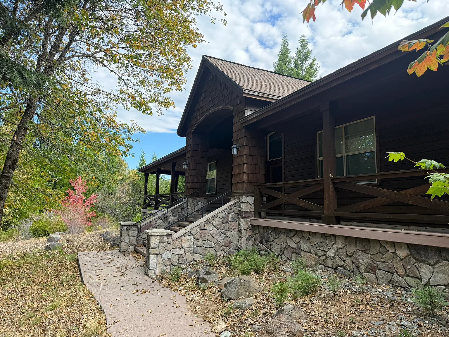 Cold Creek Lodge - Longterm Vacation Home in Mt. Shasta — Photo 2