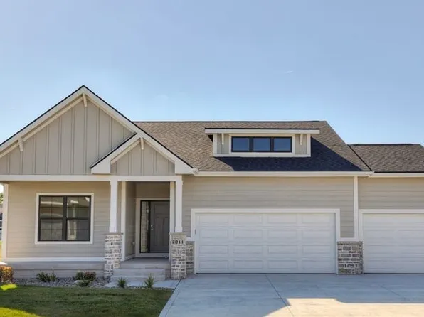7011 Lincoln Cir, Johnston, IA 50131