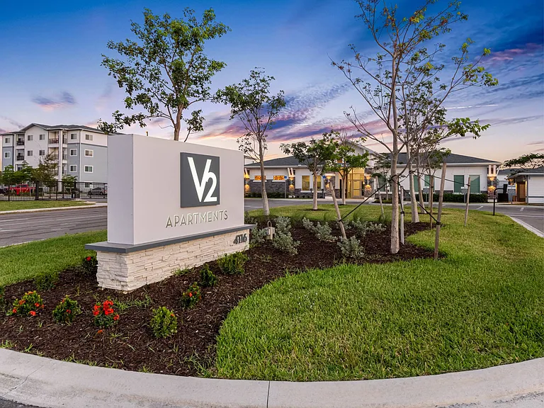 V2 Apartments — Photo 40
