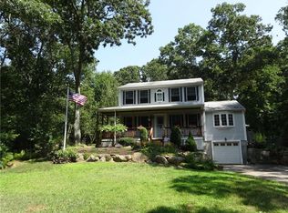 7 Lancelot Ct, Richmond, RI 02892